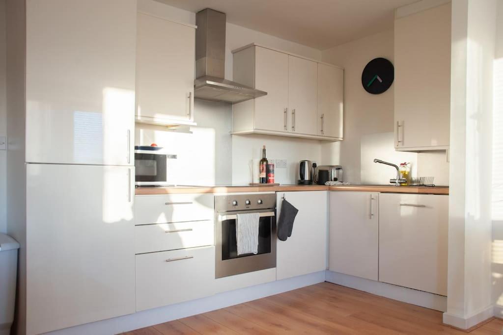 2 Bed 2 Bath Apartment With Canal View Dublin Exterior photo